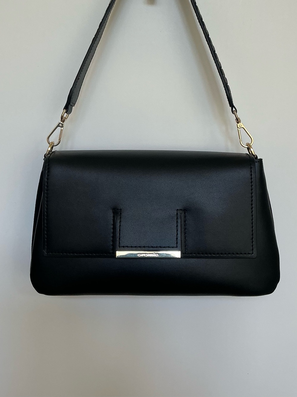 Black Leather  Cromia Shoulder Handbag - Made in Italy -  Elegant	and pristine.